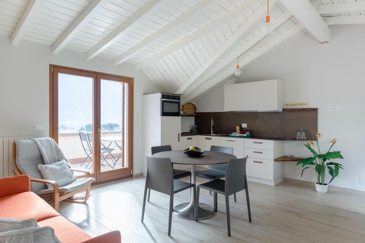 Mansarda I Cipressi Apartment Лено Екстериор снимка