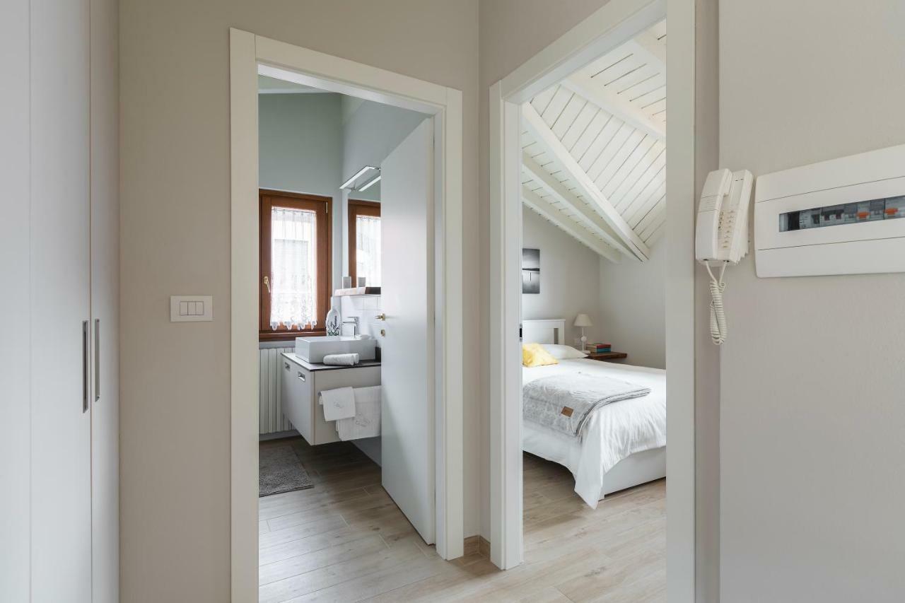 Mansarda I Cipressi Apartment Лено Екстериор снимка