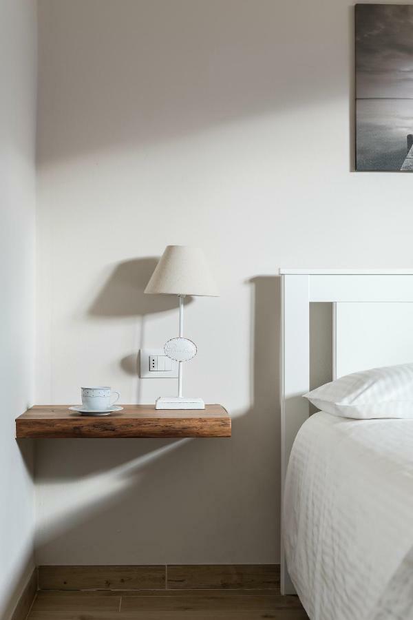 Mansarda I Cipressi Apartment Лено Екстериор снимка